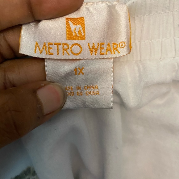 Gorgeous white flowing skirt - Picture 2 of 3